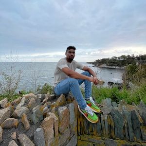 Meet your Posher, Julio